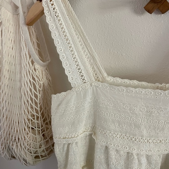Textured tiered cream tank - Picture 2 of 3